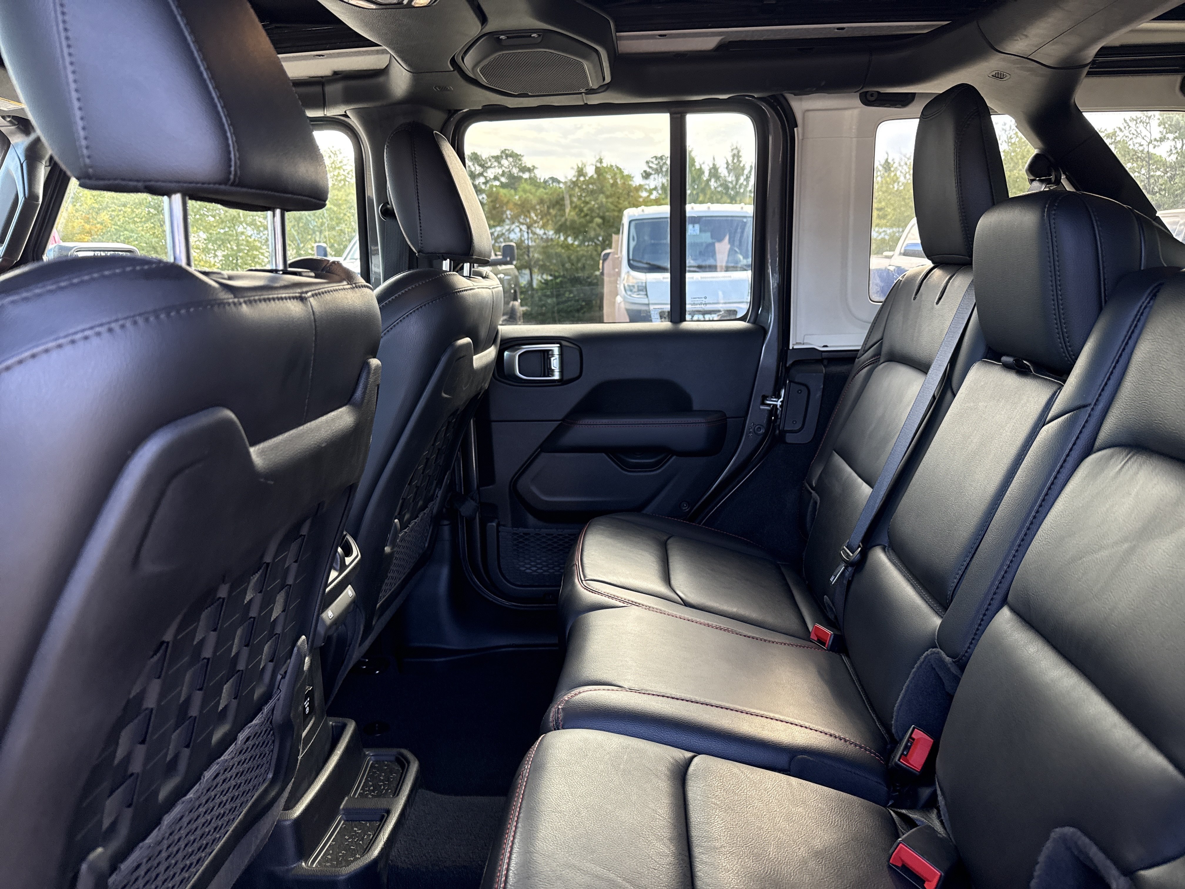 Used 2021 Jeep Wrangler Unlimited Rubicon AWD/4WD image 30