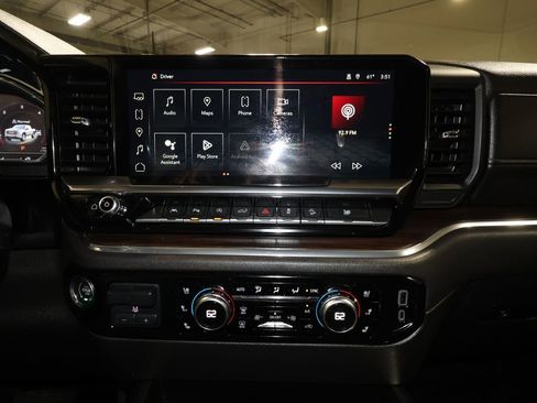 Used 2023 GMC Sierra 1500 SLT w/ SLT Premium Plus Package image 17