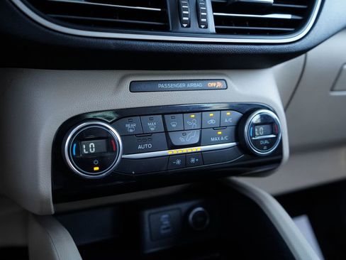 Used 2021 Ford Escape SE w/ Convenience Package FWD image 25