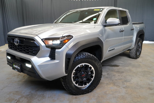Used 2024 Toyota Tacoma TRD Off-Road w/ TRD Off Road Premium Package AWD/4WD image 1