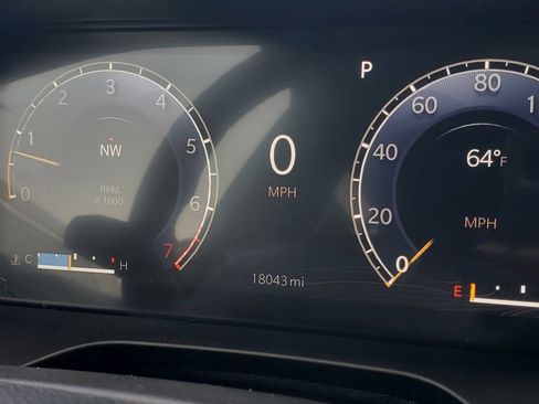Used 2024 Jeep Grand Cherokee Altitude AWD/4WD image 15