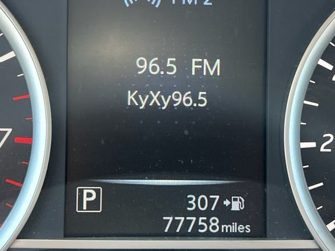 Used 2017 Nissan Sentra SR w/ SR Midnight Edition FWD image 13