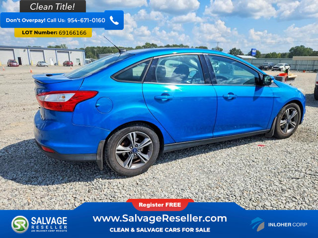 Used 2014 Ford Focus SE w/ SE Sport Package FWD image 4