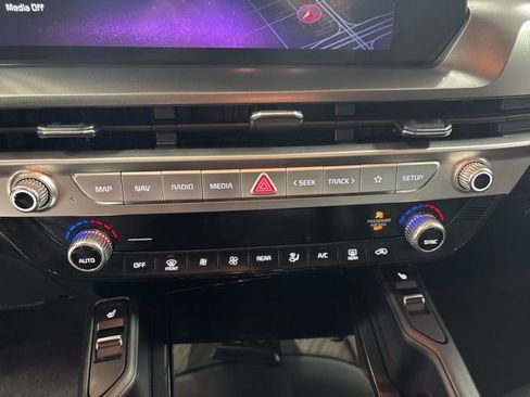 Used 2024 Kia Telluride S image 18