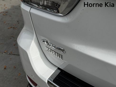 Used 2022 Jeep Grand Cherokee Limited image 27