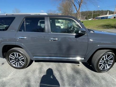 Used 2024 Toyota 4Runner Limited AWD/4WD image 9