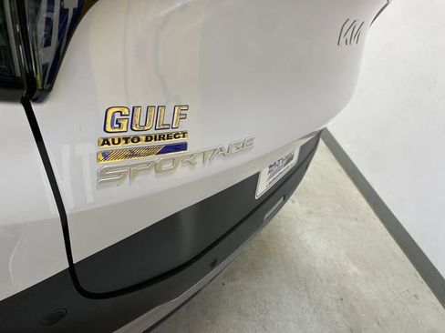 Used 2026 Kia Sportage EX FWD image 17
