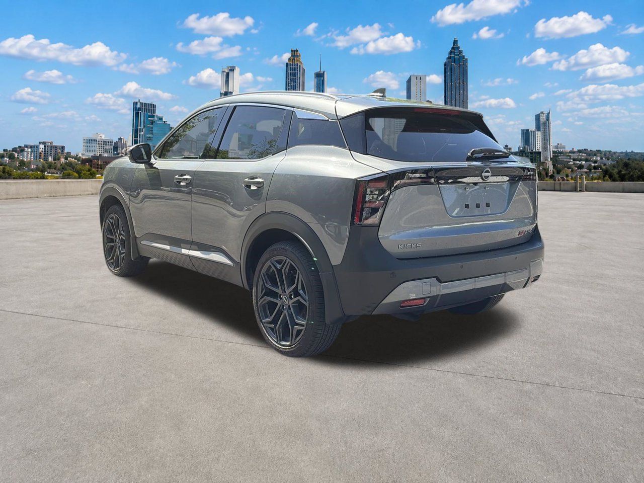 Used 2025 Nissan Kicks SR AWD/4WD image 3