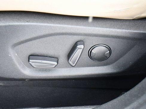 Used 2023 Ford Edge SEL w/ Convenience Package image 14