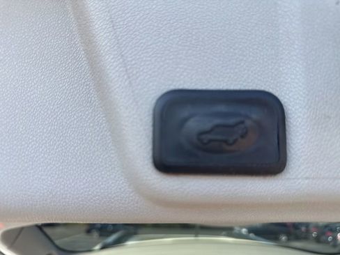 Used 2013 Buick Enclave Leather AWD/4WD image 10