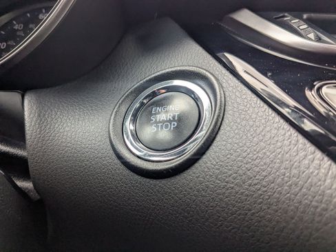 Used 2021 Toyota C-HR XLE FWD image 19