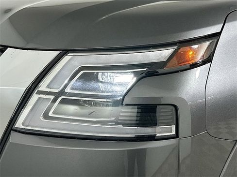 Used 2024 Nissan Armada SV image 32
