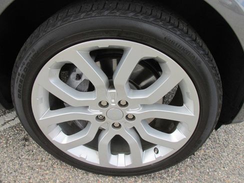 Used 2016 Land Rover Range Rover HSE image 19