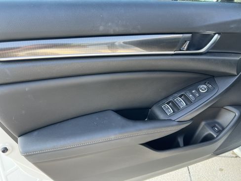 Used 2021 Honda Accord Sport image 12