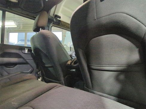 Used 2022 Jeep Gladiator Overland image 29