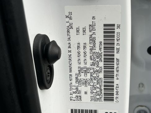 Used 2023 Toyota Tacoma SR AWD/4WD image 39