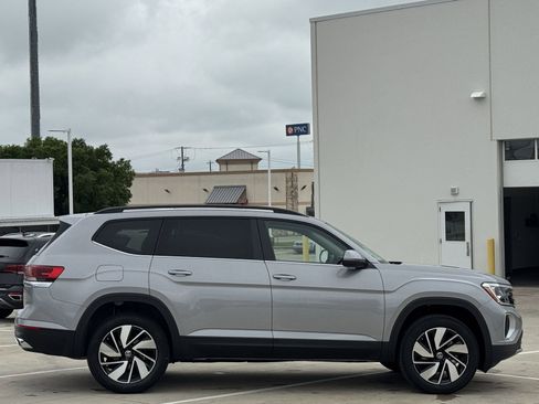 New 2026 Volkswagen Atlas SE FWD image 4