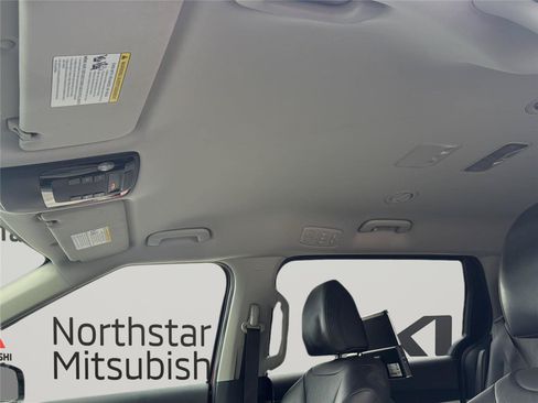 Used 2022 Kia Carnival LX FWD image 22