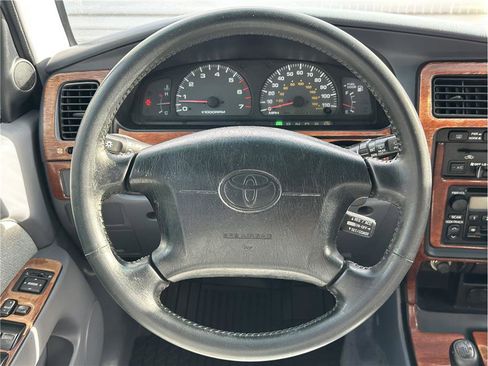 Used 2000 Toyota 4Runner SR5 image 19