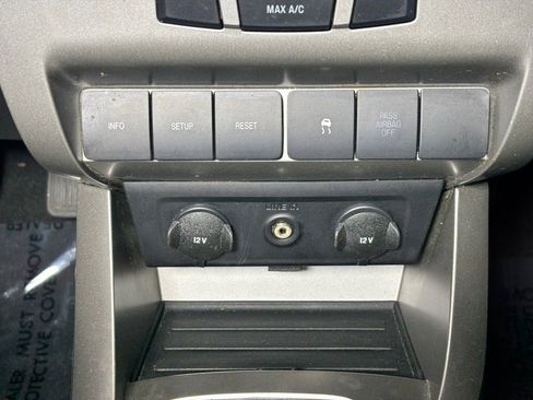 Used 2010 Ford Focus SE image 19