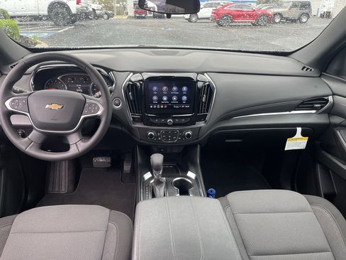 Used 2023 Chevrolet Traverse LT image 19