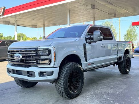 Used 2025 Ford F250 Platinum AWD/4WD image 6
