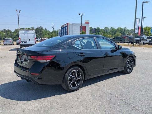 Used 2025 Nissan Sentra SV FWD image 3