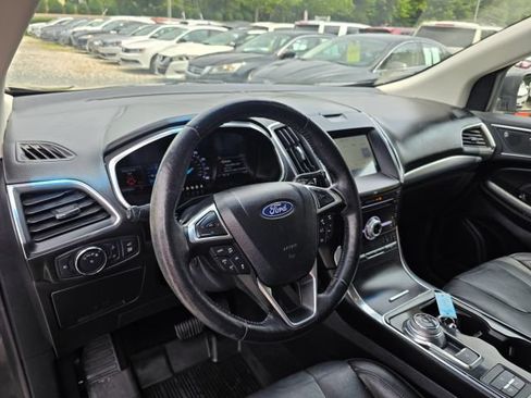 Used 2019 Ford Edge Titanium w/ Equipment Group 301A AWD/4WD image 13