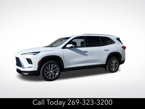 New 2025 Buick Enclave Preferred image 4