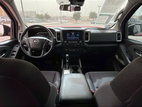 Used 2022 Nissan Frontier SV image 25