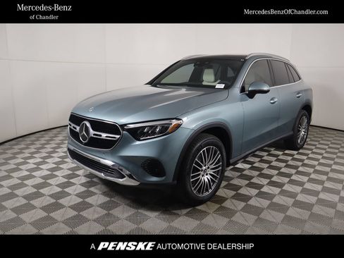 Used 2026 Mercedes-Benz GLC 300 image 1