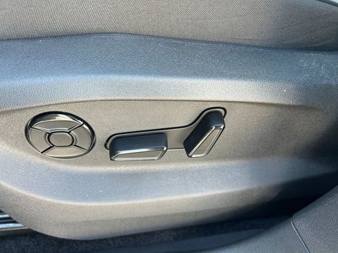 Used 2025 Volkswagen Tiguan SE R-Line AWD/4WD image 59