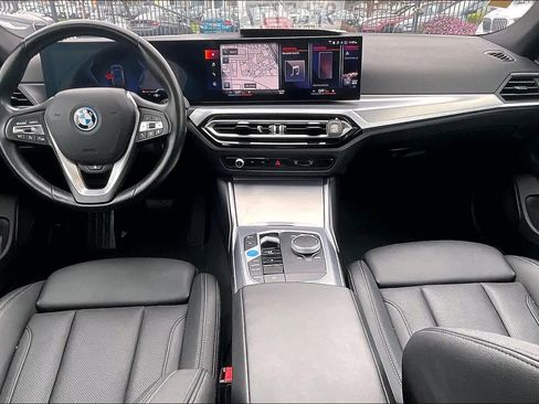 Used 2023 BMW i4 eDrive35 w/ Premium Package image 16