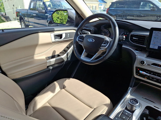 Certified 2023 Ford Explorer XLT w/ Equipment Group 202A AWD/4WD image 20