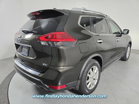 Used 2017 Nissan Rogue SV image 6