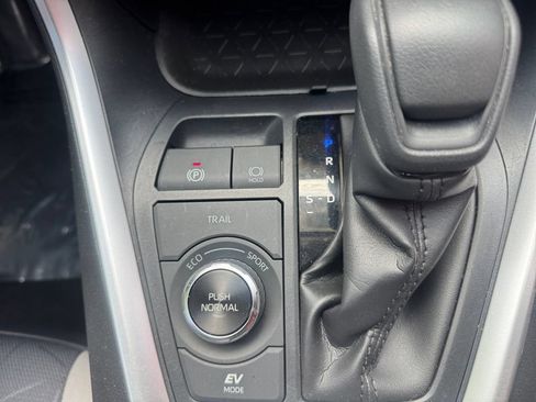 Used 2023 Toyota RAV4 XLE w/ Convenience Package AWD/4WD image 18