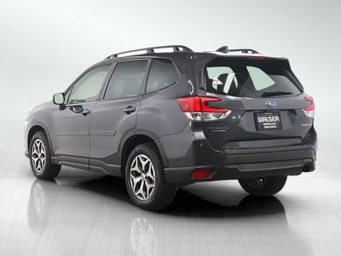 Used 2023 Subaru Forester Premium image 3