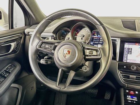 Certified 2024 Porsche Macan AWD/4WD image 12