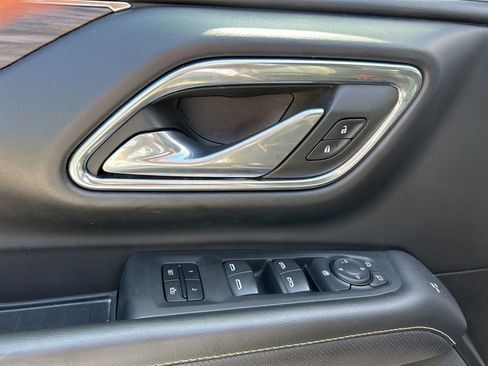 Used 2023 GMC Yukon SLT image 12