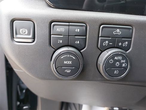 Used 2024 Chevrolet Silverado 1500 LT Trail Boss w/ Convenience Package II image 25