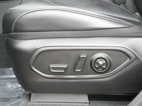 Used 2025 Jeep Grand Cherokee Limited w/ Trailer Tow Package image 13