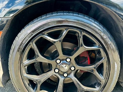 Used 2019 Chrysler 300 S image 40