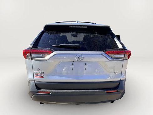 Used 2019 Toyota RAV4 LE image 5