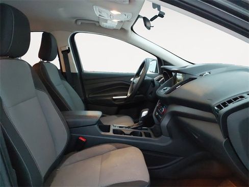 Used 2019 Ford Escape SE image 15