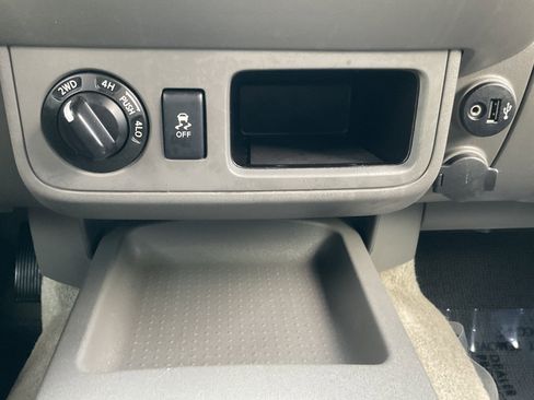 Used 2018 Nissan Frontier PRO-4X image 19