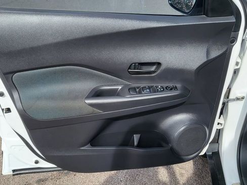 Used 2019 Nissan Kicks S image 22