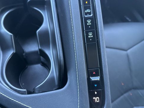 Used 2025 Chevrolet Corvette Stingray Coupe w/ 1LT image 18