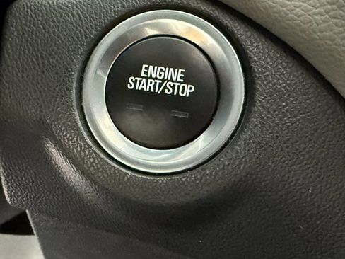 Used 2022 Chevrolet Equinox LS w/ LS Convenience Package image 15