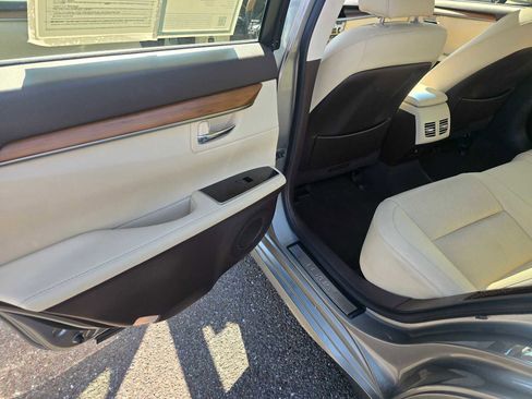 Used 2016 Lexus ES 300h w/ Navigation System Package FWD image 16