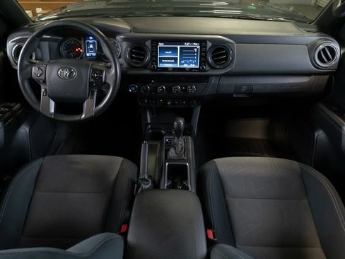 Used 2020 Toyota Tacoma TRD Sport w/ Technology Package AWD/4WD image 15